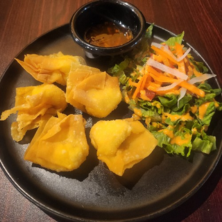 K4. Crab Rangoon
